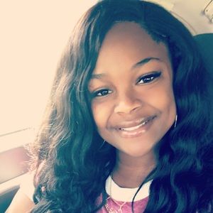 Meet your Posher, Monicia